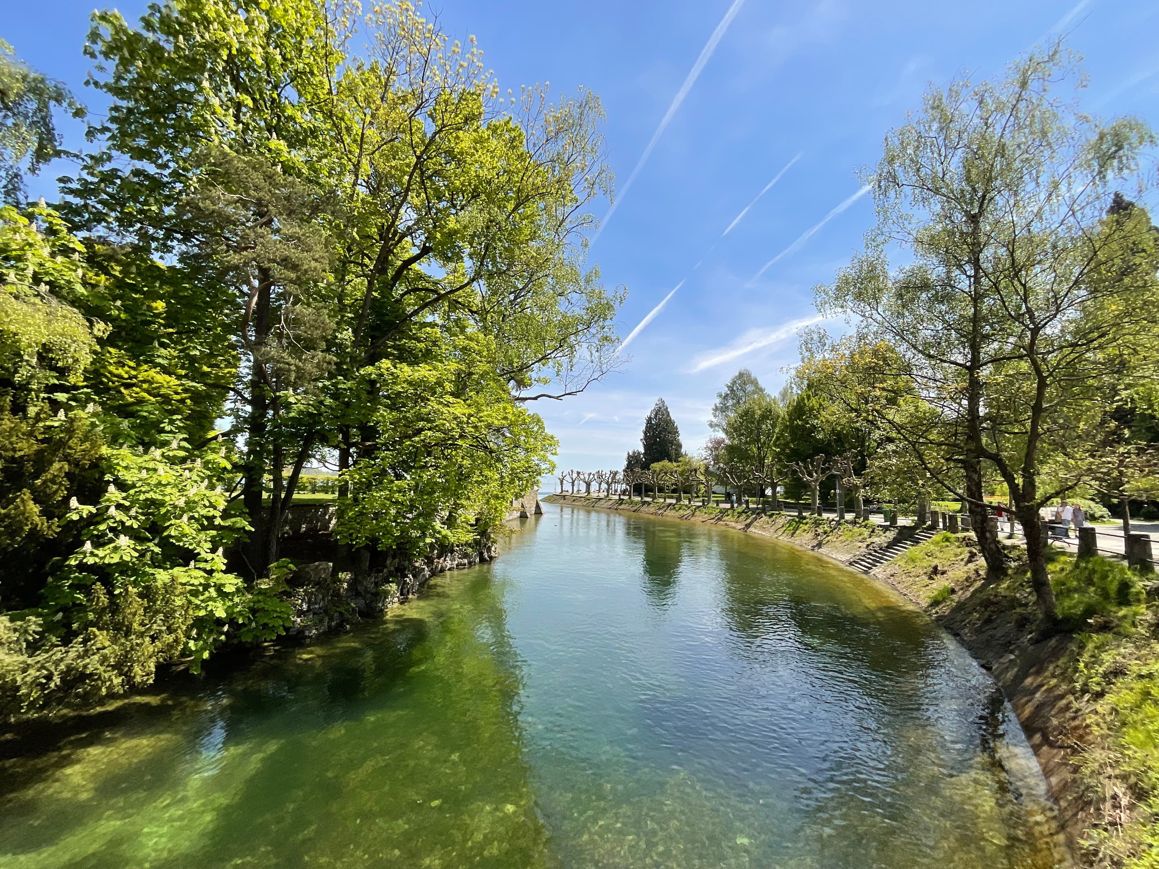 Firas GHRIBI is taking a picture of a canal in Konstanz, Germany